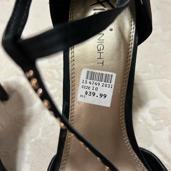 Fioni Night Heels Womens Strap
Ankle Pump Stiletto Gold Studded SZ 10 - Picture 9 of 10